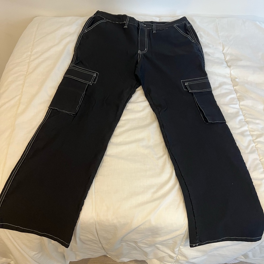 Fashion Nova Men’s Black and White Stitch Baggy Straight Pants